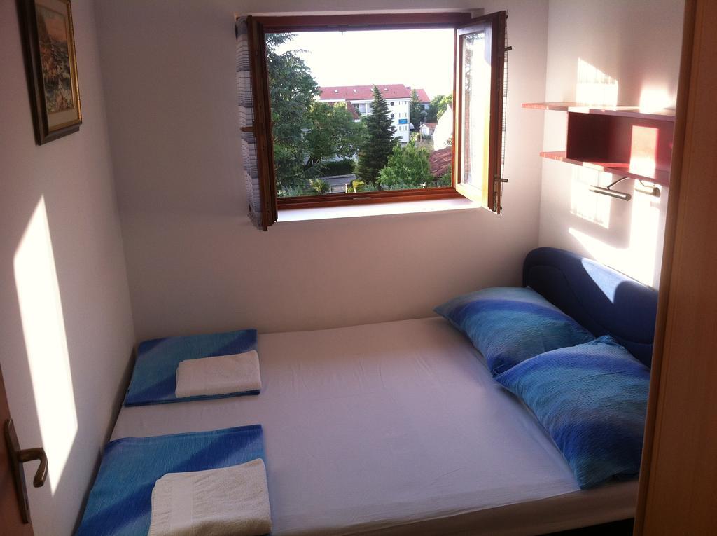 Apartments Leona & David Malinska Habitación foto