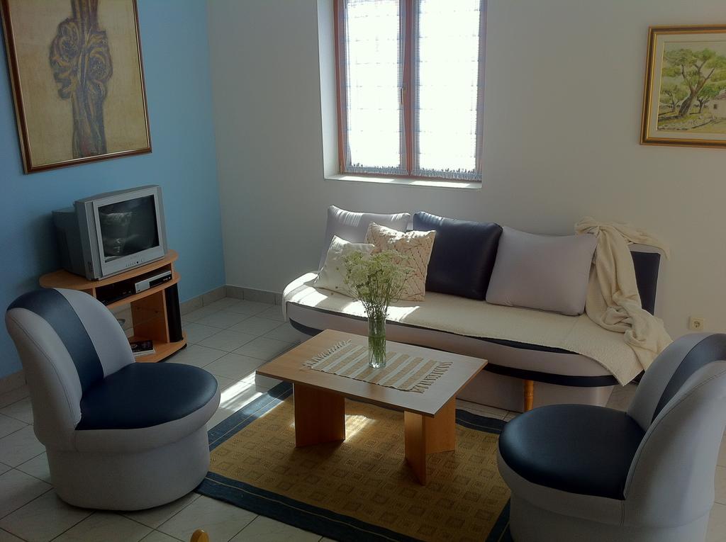 Apartments Leona & David Malinska Habitación foto